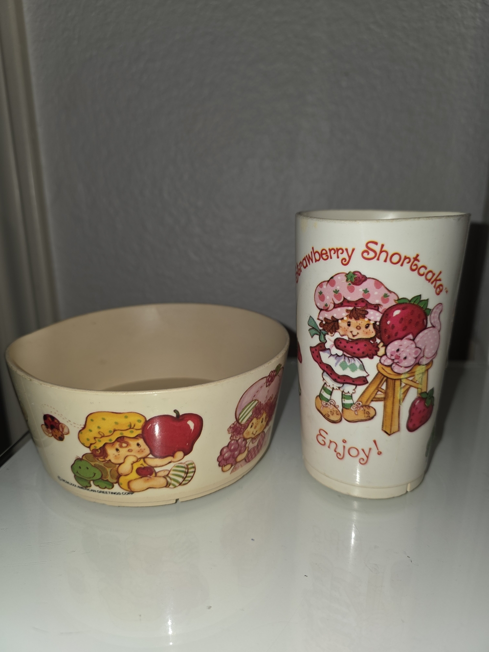 Strawberry Shortcake Cream Ceramic Bowl and Tumbler Set